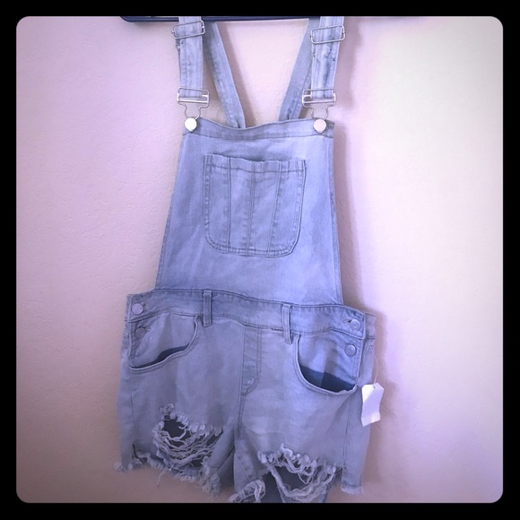 Charlotte Russe Denim - *NWT* size 6 Charlotte Russe distressed shortalls